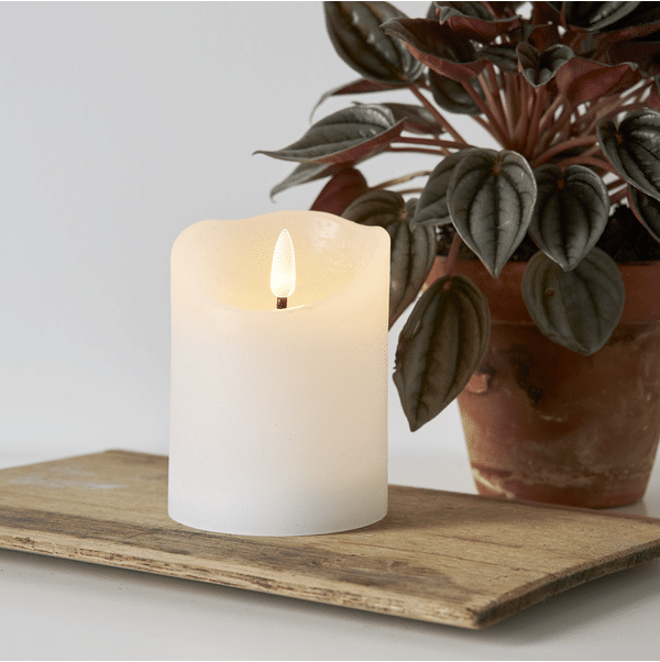 Omslagsbild för “LED Blockljus Flamme Rustic vit 10 cm”