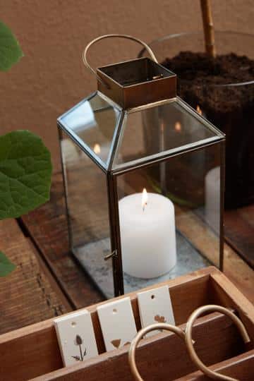 Omslagsbild för “Lanterna ljuslykta mässing glas 25,5 cm”
