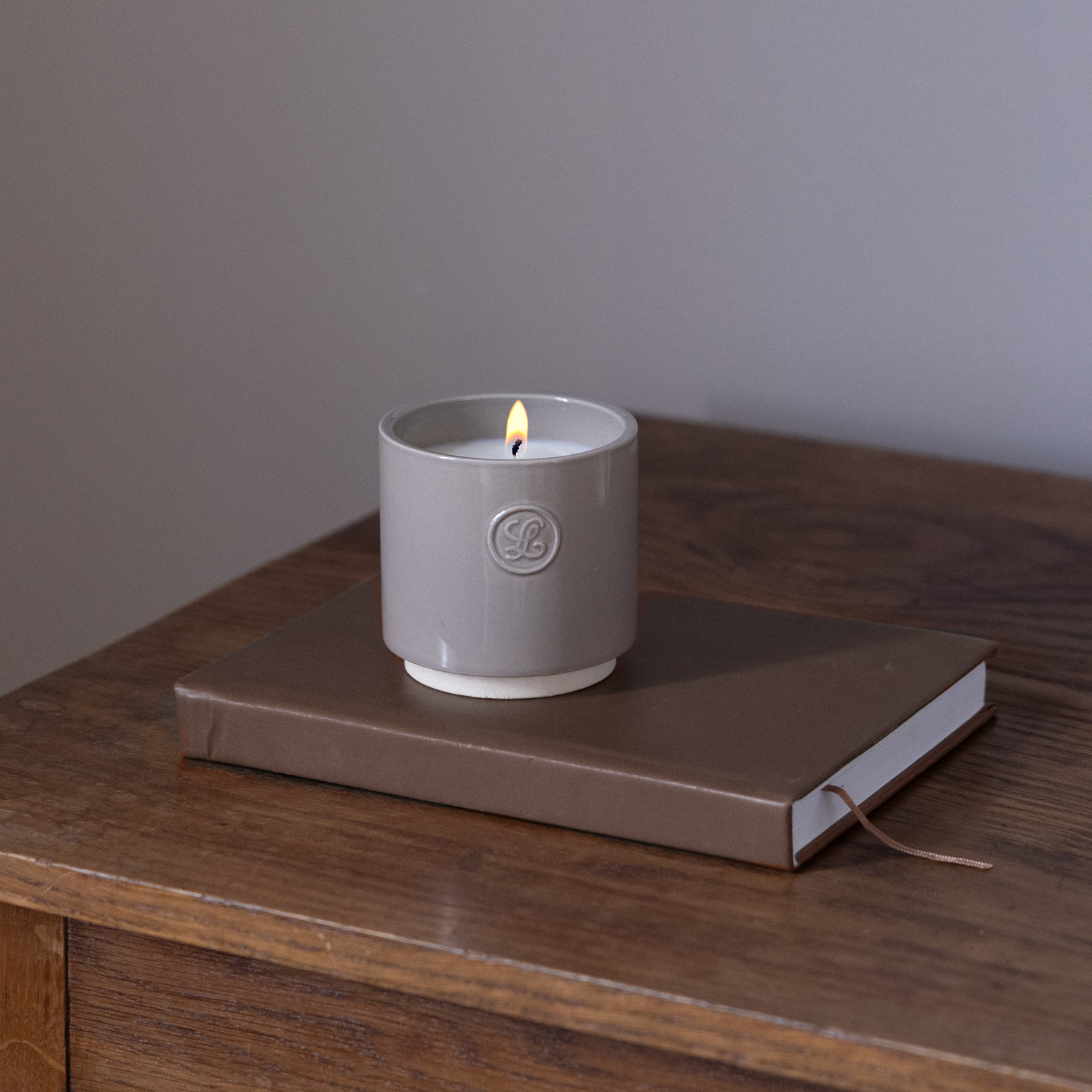 Doftljus Svea kardemumma beige