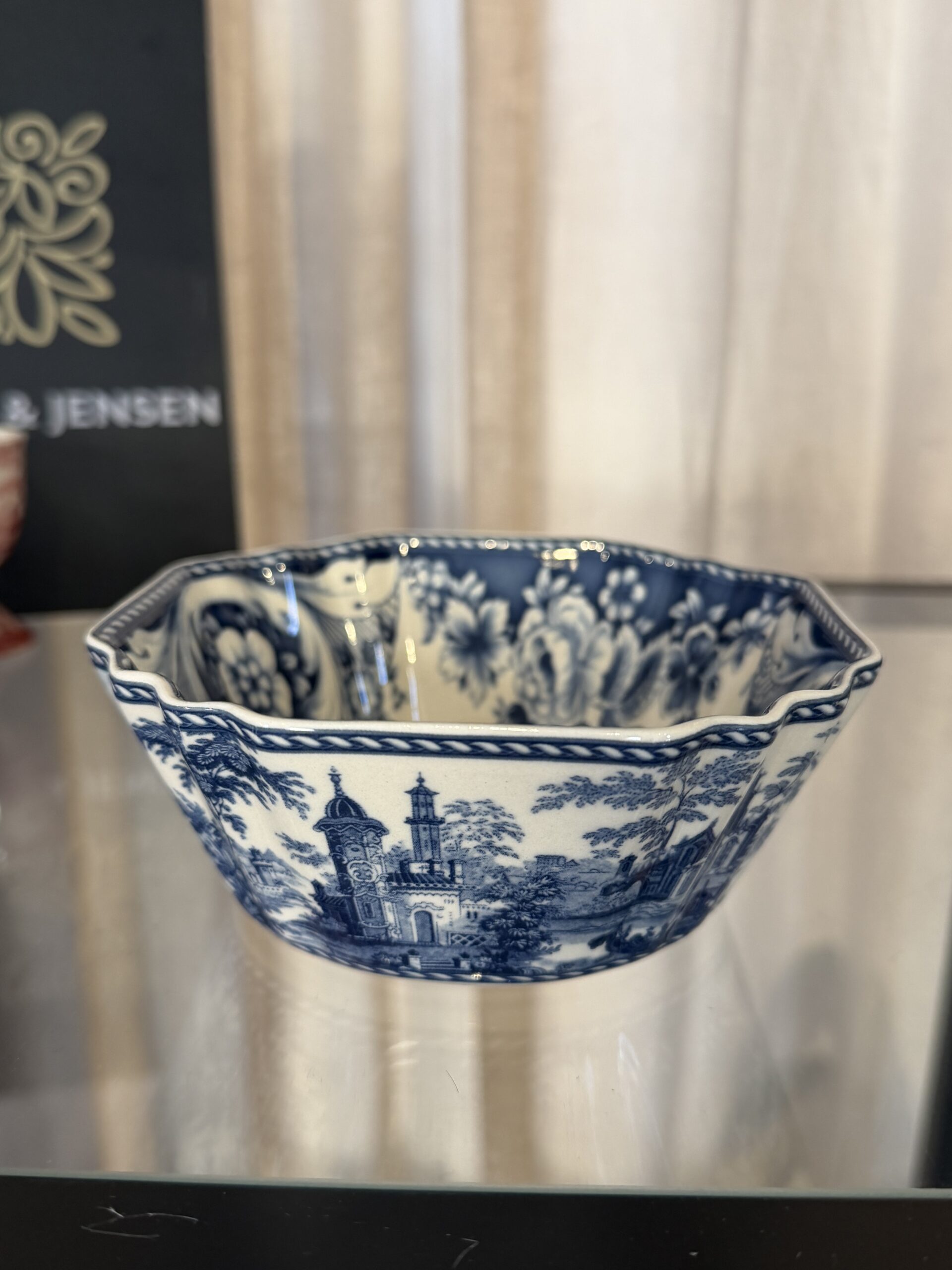 Omslagsbild för “Skål Estelle blå”