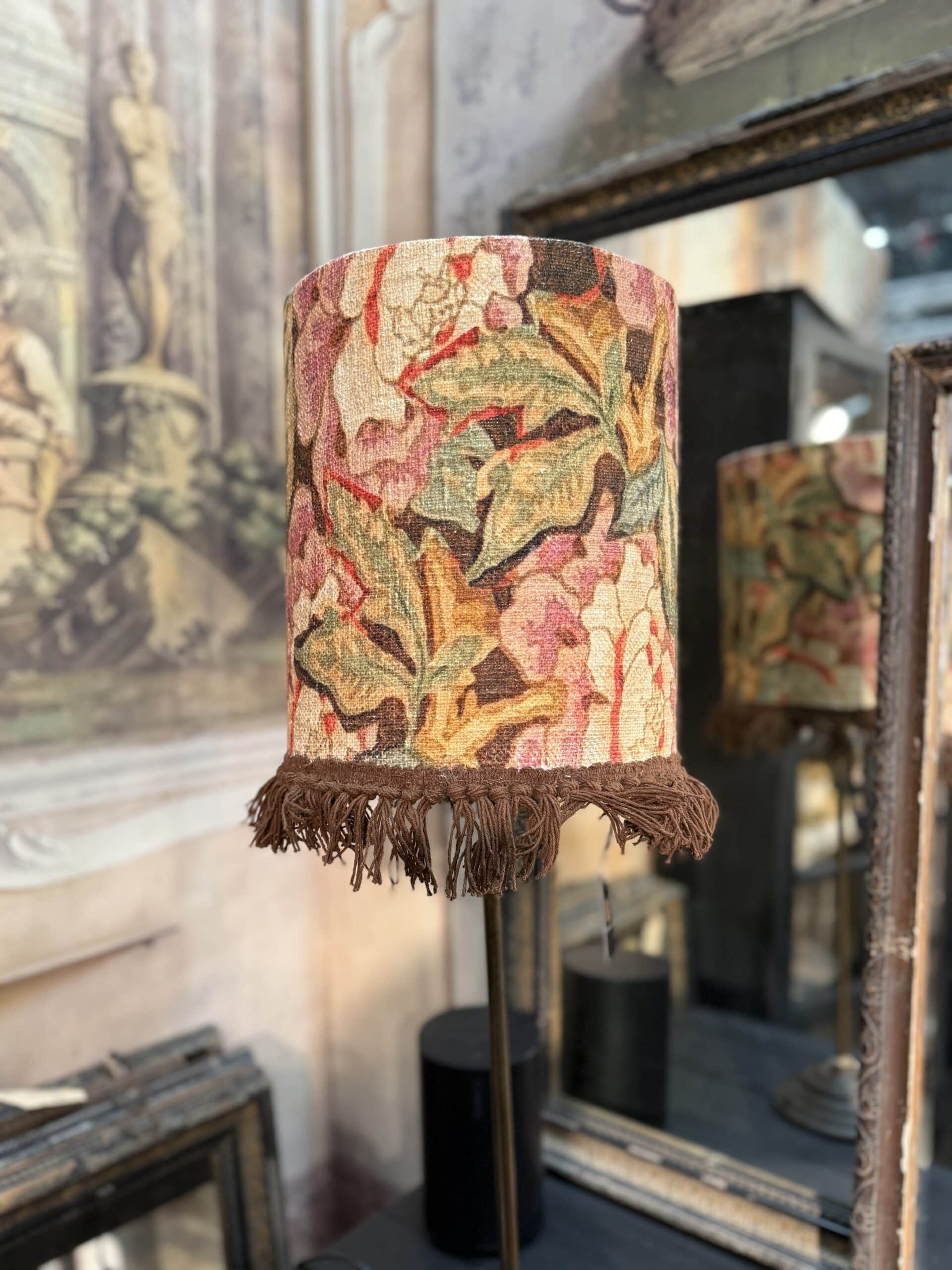 Omslagsbild för “Lampskärm Suzette”