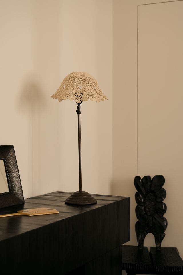 Omslagsbild för “Lampskärm virkad creme”